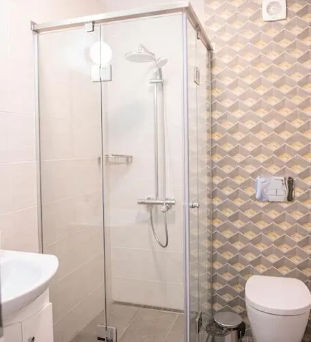 Daire New York: A Spacious Modern With Parking Sofya