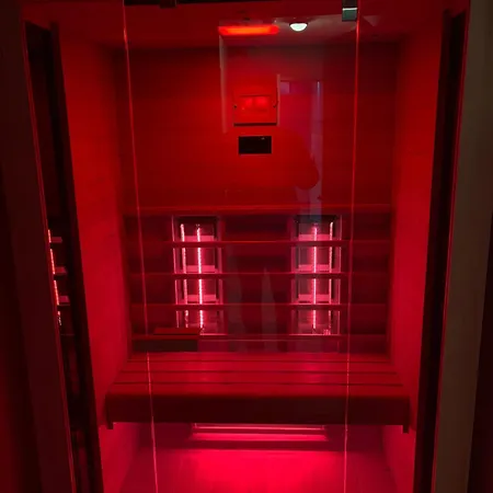 New York: A Spacious Modern With Parking Sofia