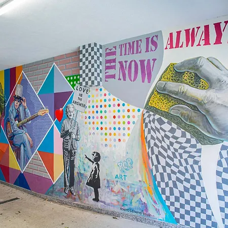 New York: A Spacious Modern With Parking * Sofia