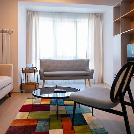 New York: A Spacious Modern With Parking شقة *